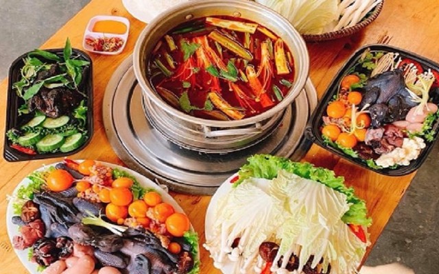 Tiệm Gà Ác Huế - Đặng Văn Ngữ