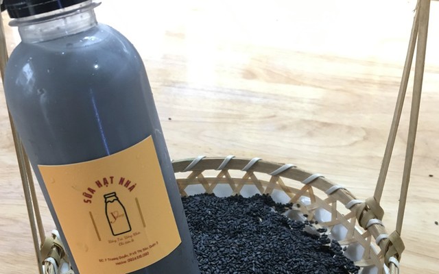 Sữa Hạt Nhà Young - Sữa Mè Đen & Sữa Đậu Nành