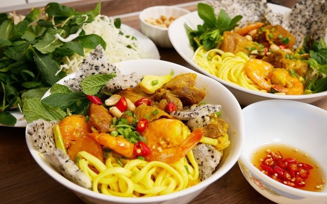 Mỳ Quảng Quế Sơn - Bùi Hiển