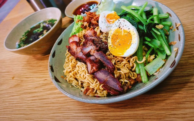 Tiệm Ăn Thích Xá Xíu - Mì Trộn Xá Xíu & Cơm Xá Xíu