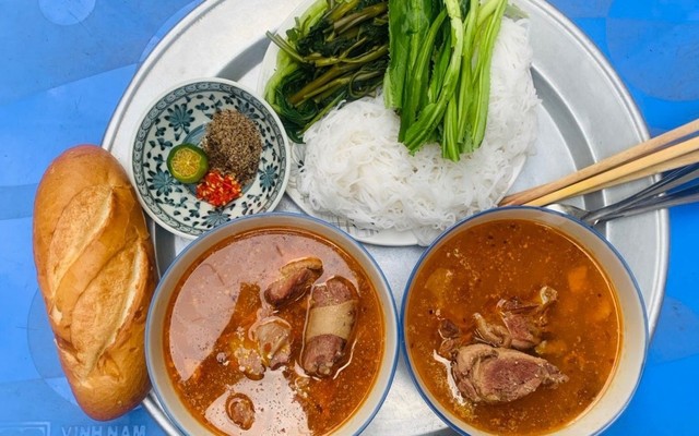 Vịt Lộn, Bún Mắm Nêm & Gỏi Cuốn Yến Cua