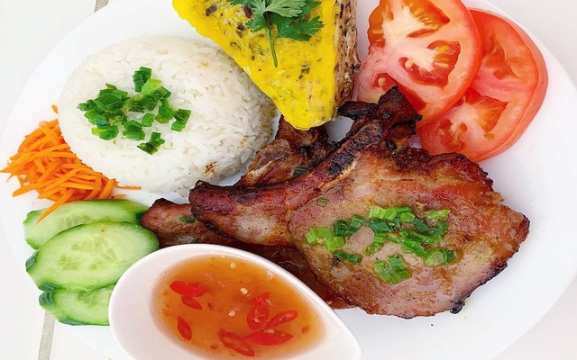 Cơm Tấm & Coffee Nưa - Hoàng Sa