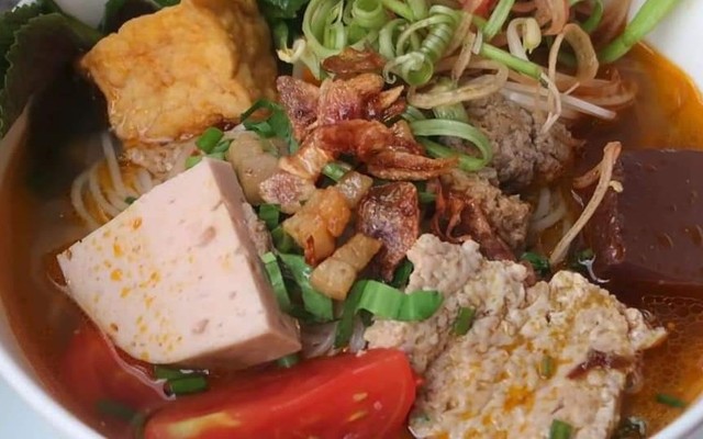 Quán Anh Kiệt - Hủ Tíu & Bún Riêu - Nguyễn Trung Trực