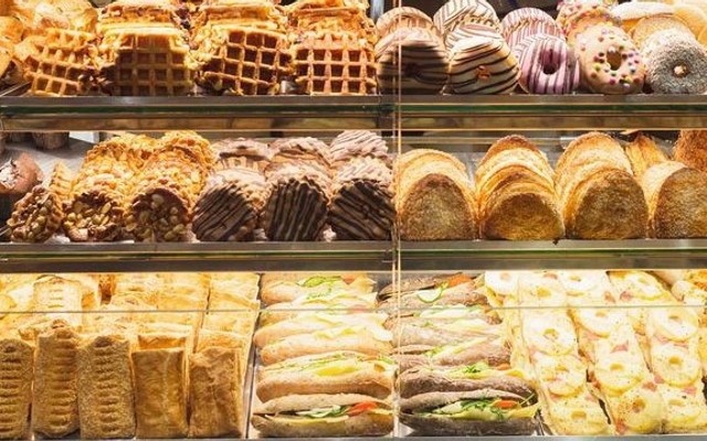 Minh Trí Bakery & Tea - Nguyễn Văn Lượng