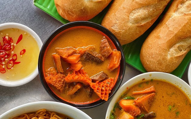 Quán Phá Lấu Bò Singapore - Trần Nhân Tôn