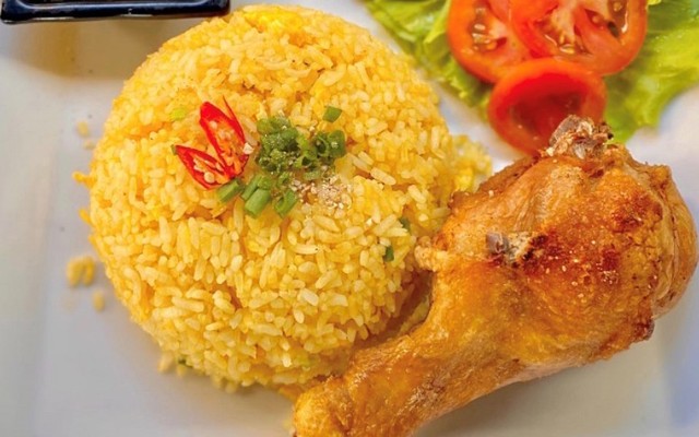 Cơm Gà Xối Mỡ Miền Trung - Nguyễn Thị Đặng