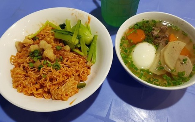 Tiệm Mì Trộn Tóp Mỡ A Béo - Nguyễn Ái Quốc