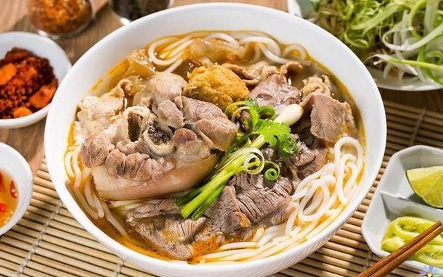 Bún Bò Huế Cố Đô - Đặc Sản Huế - 147 Hồ Sen