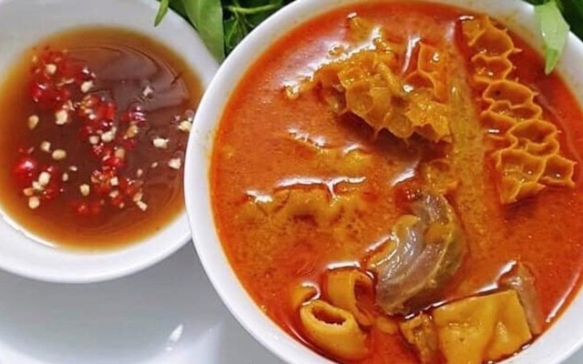 Phá Lấu Bò Cô Năm - Nguyễn khoái