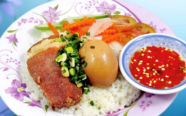 Cơm Bình Dân 66 - Phùng Hưng