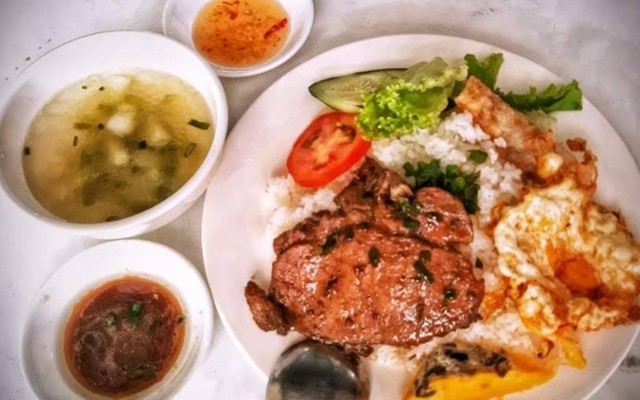 Anh Phương - Cơm Sườn Nướng - Cửa Đại