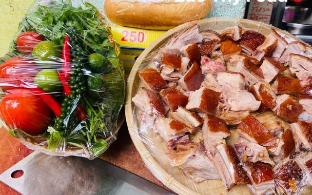 Bảo Thy - Heo Quay & Chân Gà Sốt Thái - Trần Anh Tông