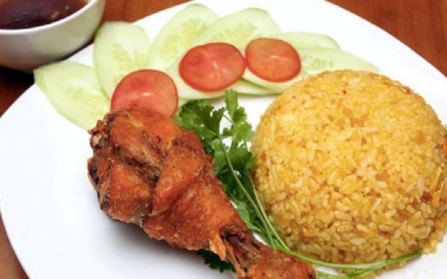 Cơm Gà Xối Mỡ 147B - Duy Tân