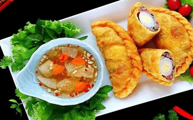 Bánh Gối Tây Hồ - Nem Lụi & Canh Sủi Cảo