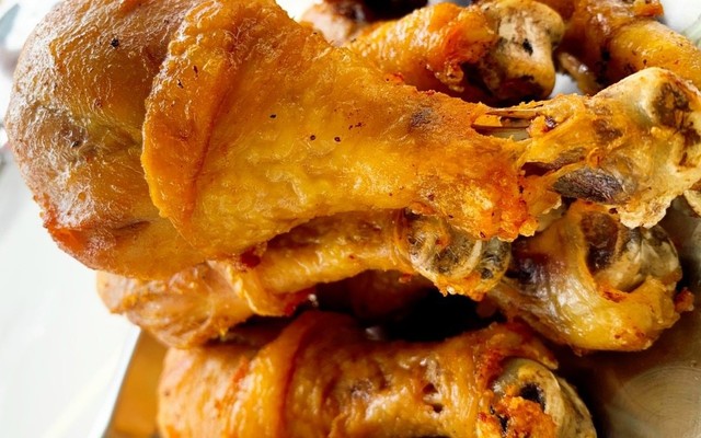 Thư Thư Quán - Bún Bò & Cơm Gà - Cách Mạng Tháng 8