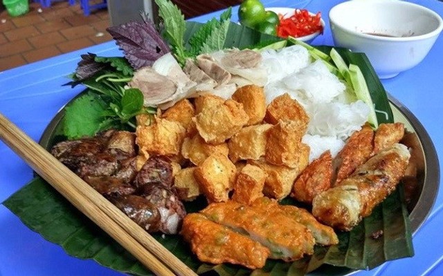 Chị Hà - Bún Đậu Mẹt - Tôn Đức Thắng