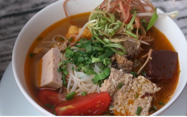 Quán Bún Riêu 128A - Chiến Lược