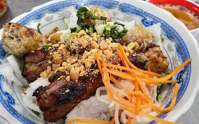 Bún Thịt Nướng Cô Anh