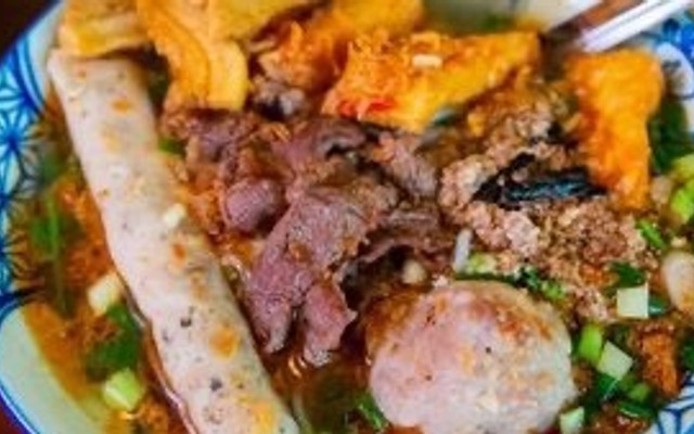 Quán Cô Lan - Bún Riêu & Sườn Sụn Tóp Mỡ - 59 Bà Triệu