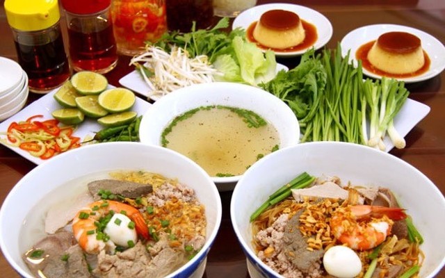 Hủ Tiếu Nam Vang 39 - Mì Sườn & Rau Má Đậu Xanh - KP3A Trảng Dài