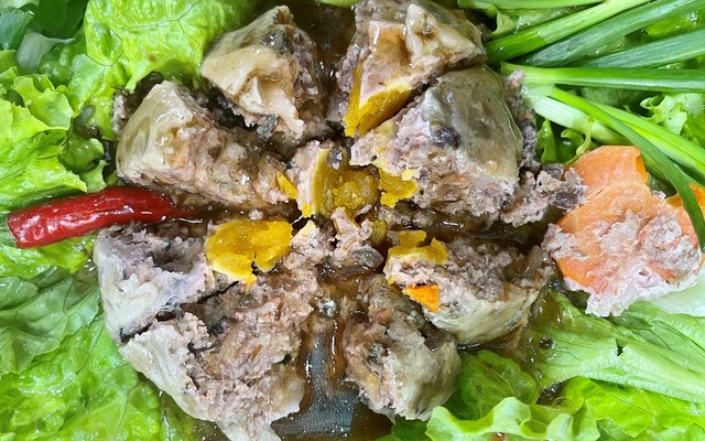 Chả Đùm Cô Ba - Chả Đùm Trứng Muối & Bánh Đa - Vũ Huy Tấn