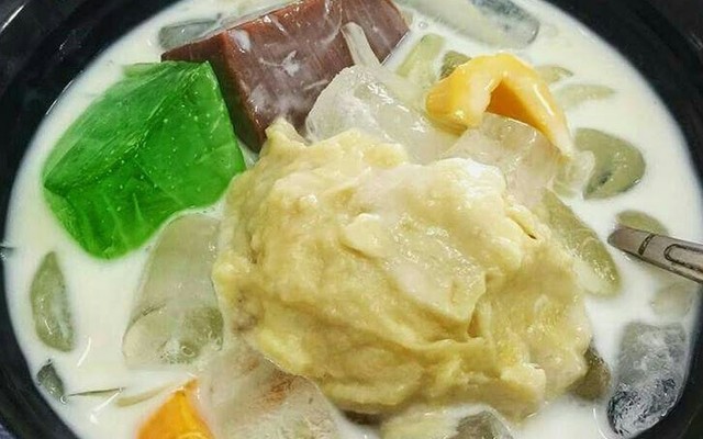 Thu Dung - Chè Sầu Đà Nẵng & Bánh Mỳ Que - Trần Cung