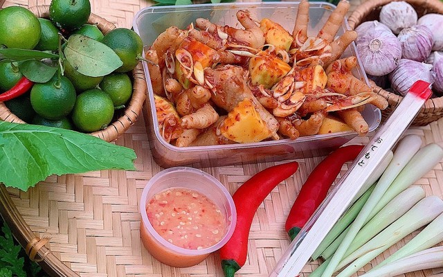 Bếp Mẹ Shi - Chân Gà Ngâm Sả Tắc
