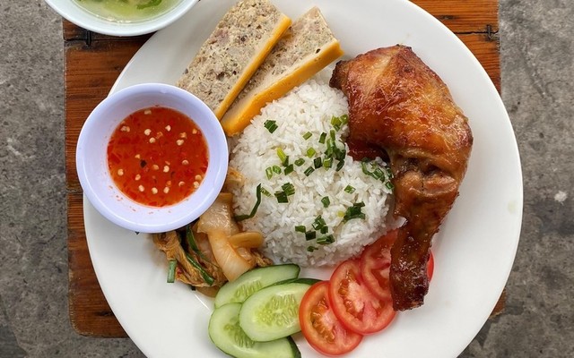Cơm Như Ý 3 - Cơm Đùi Gà Quay & Cơm Sườn Nướng - Bùi Đình Túy
