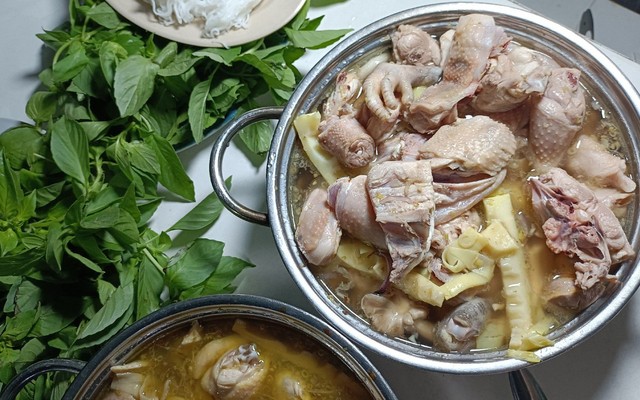 611 Lẩu Gà Lá É - Nguyễn Văn Trỗi