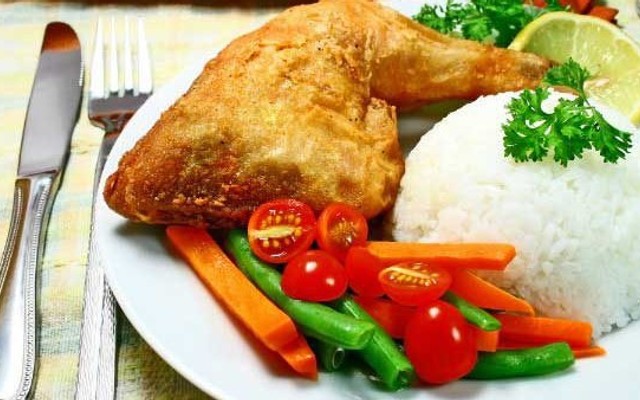 Tiệm Cơm Gà Xối Mỡ - Nguyễn Bình