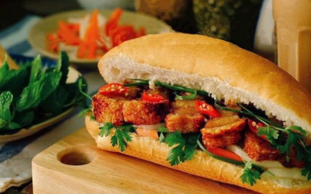 Bánh Mì Hoàng Long - Nguyễn Văn Cừ