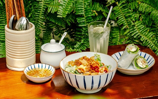 The Buns - Bún Chả Cá - Nguyễn Bỉnh Khiêm