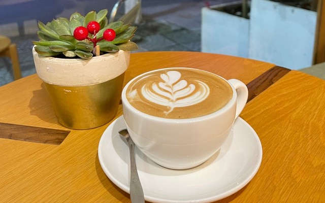 V Coffee - Sữa Tươi Đậu Biếc Kem Trứng - 154 Phan Thanh