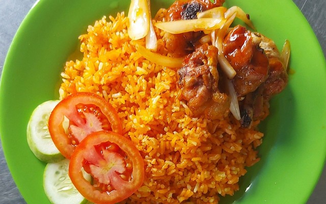 Quán 52 - Mì Xào Giòn & Cơm Gà Chiên Nước Mắm - Phạm Văn Chiêu