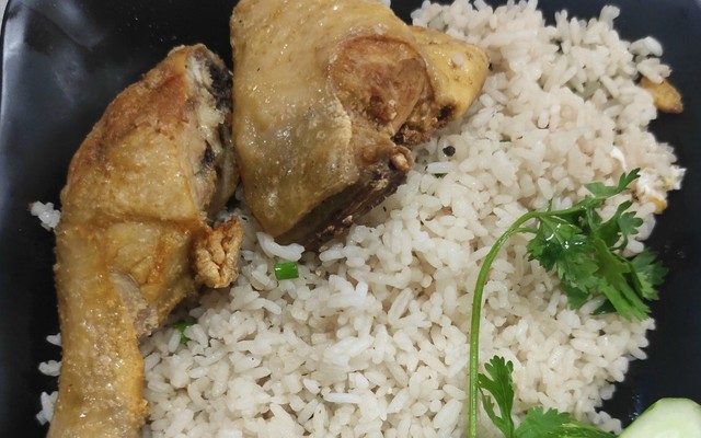 Cơm Chiên Tuyền Ký - Hủ Tiếu Chiên & Mì Chiên - Trần Hưng Đạo