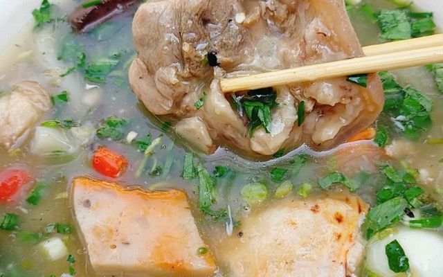 Quán Ăn Cô Hai Trân - Bánh Canh & Kim Chi - Phạm Ngọc Thạch