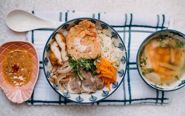 Bún Quậy Khô Khai Tác - Cách Mạng Tháng 8