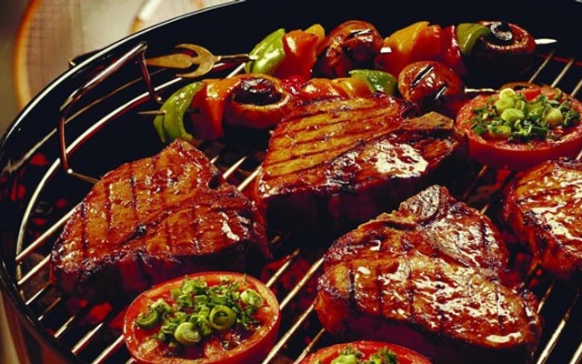 Thung Lũng Nướng BBQ Và Lẩu Ngon - Đường 3 Tháng 4
