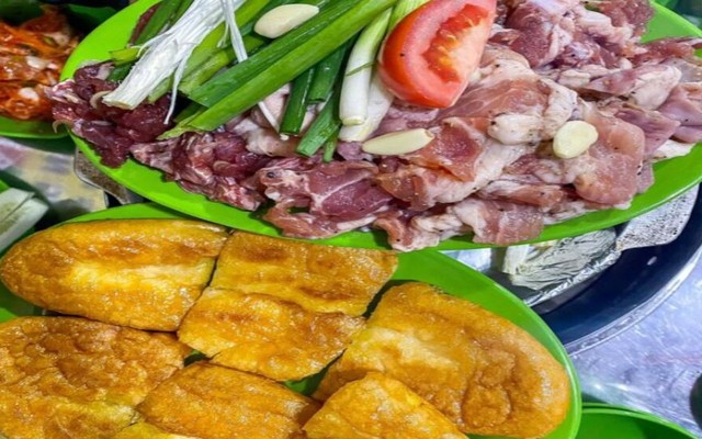Quán Cây Xoài - Cơm Mỳ & Lẩu Nướng