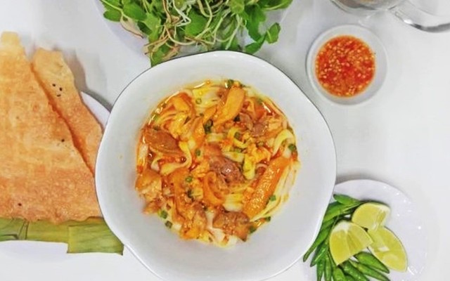 Mì Quảng 2 Chị Em - Trần Quang Khải