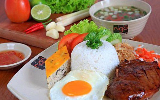 Cơm Tấm B&T - Xa Lộ Hà Nội