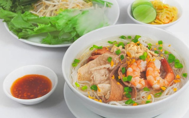 Việt Wah - Hủ Tiếu Xá Xíu & Hoành Thánh