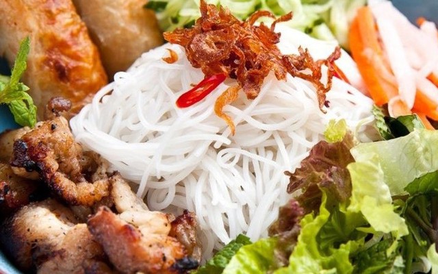 Quán Bún Thịt Nướng Cô Lan - Tạ Quang Bửu