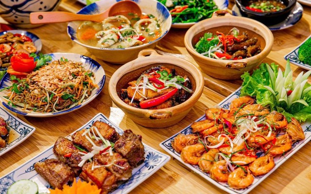 Cơm Quê Thánh Gióng - Nguyễn Văn Cừ