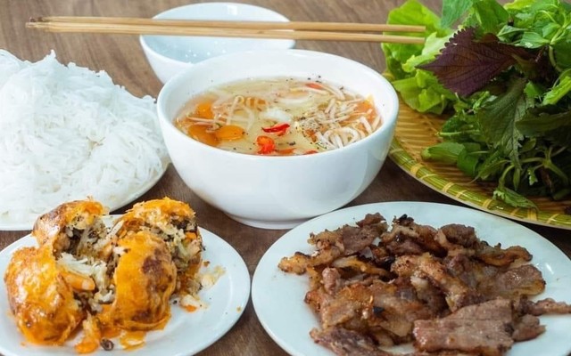 Chị Hoa - Bánh Cuốn Cát Dài & Bún Chả Quạt