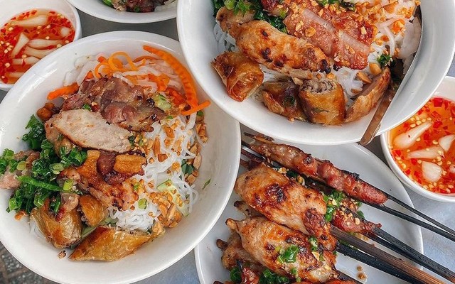 Kiến Than - Bún Thịt Nướng