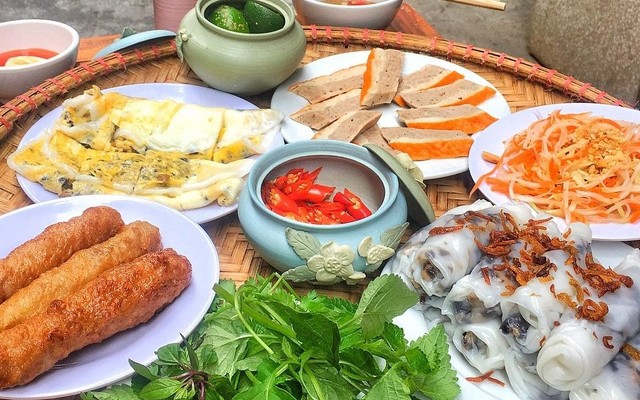 Quán Thanh Hằng - Bún Chả Hà Nội & Bánh Cuốn Nóng - Khúc Hạo