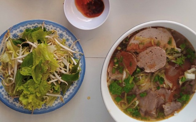 Khánh Linh Quán - Bún Bò Huế & Bún Riêu - Cổng 11