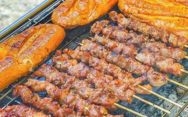 Cô Lan Bánh Mì Thịt Xiên Nướng - Hàm Nghi