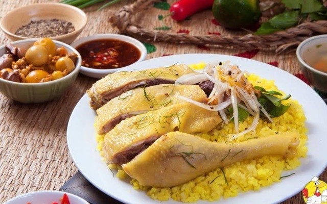 Gà Ta Tam Kỳ Anh Hai - Cơm Gà & Miến Gà - Đường 385